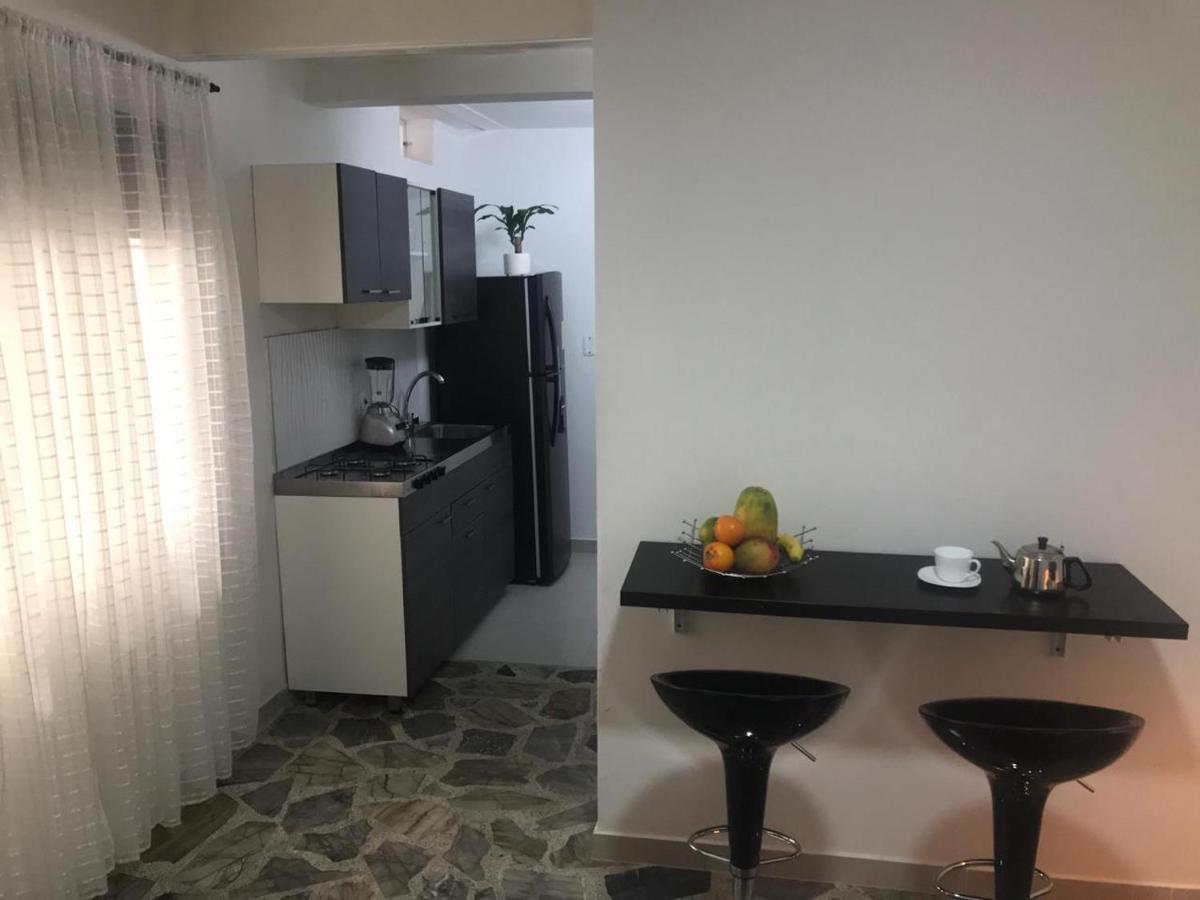 Vip Apartasuites Rosales Medellín Esterno foto