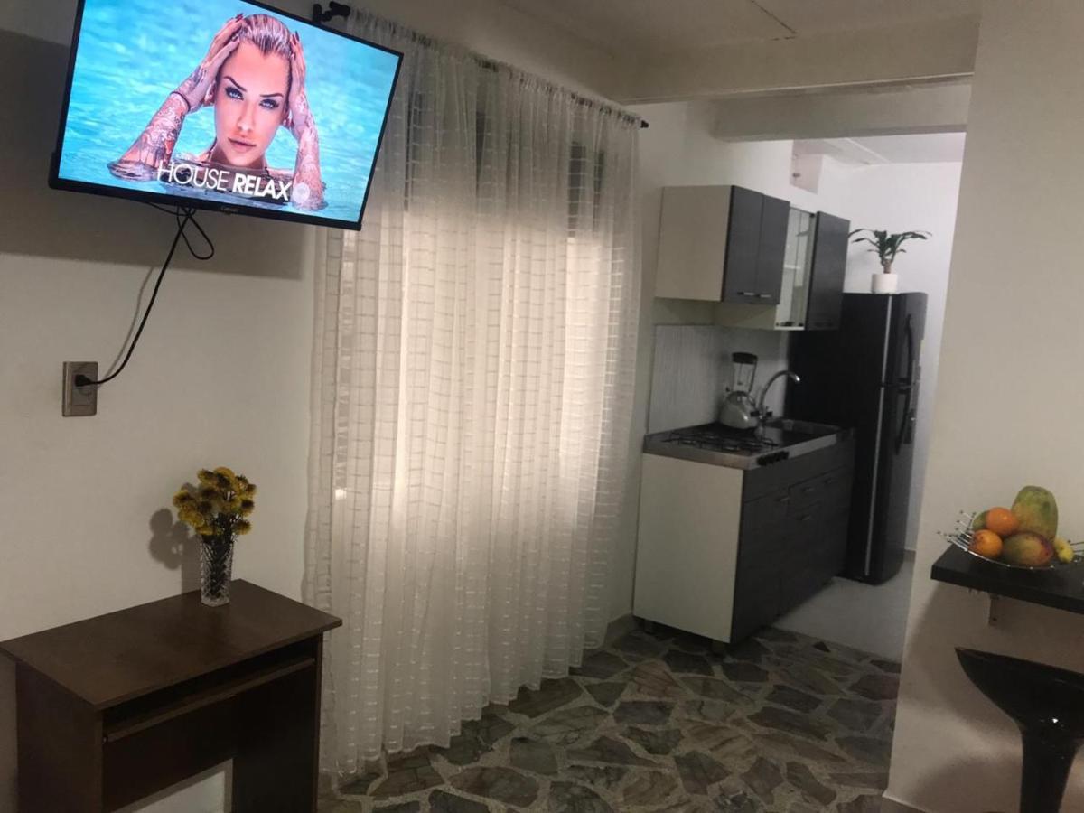 Vip Apartasuites Rosales Medellín Esterno foto