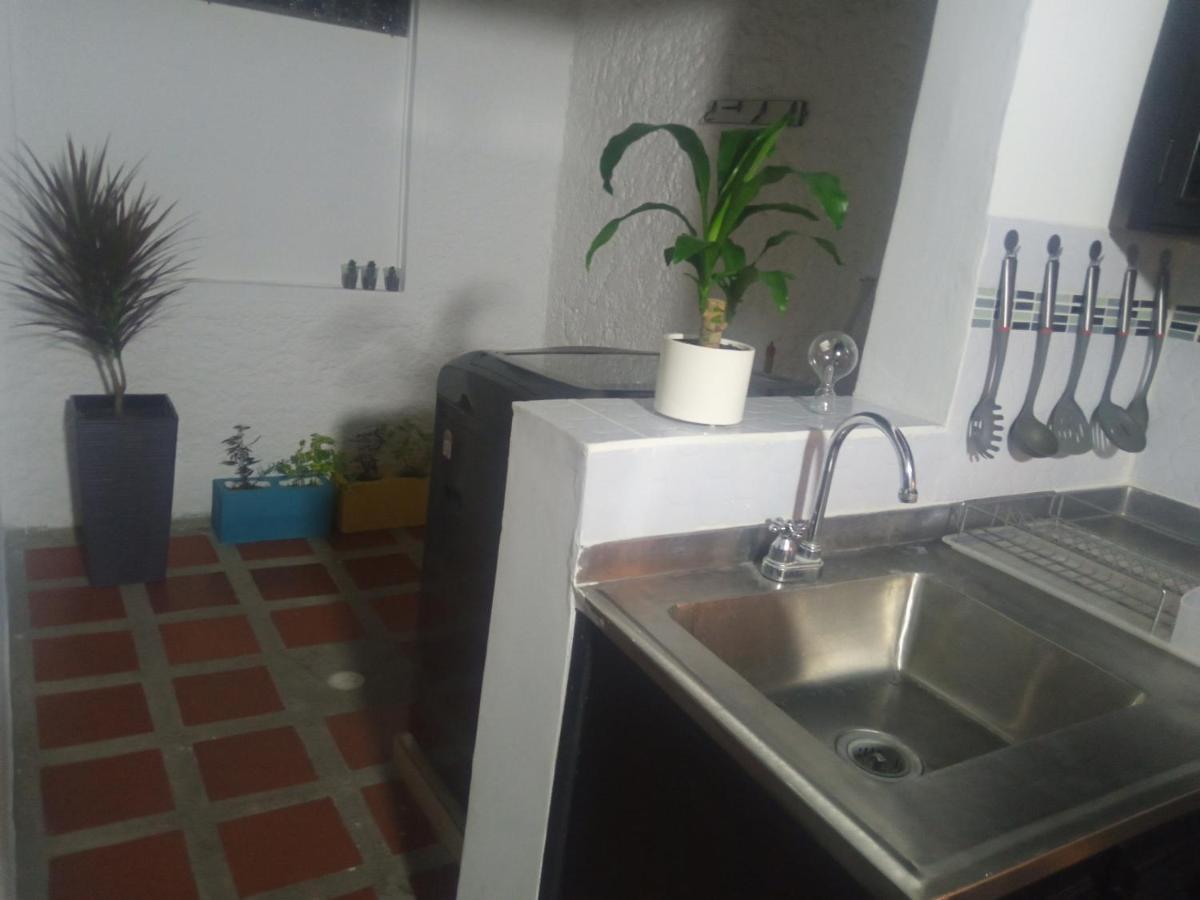 Vip Apartasuites Rosales Medellín Esterno foto