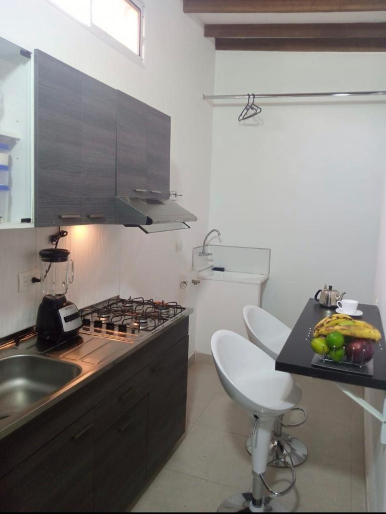 Vip Apartasuites Rosales Medellín Esterno foto
