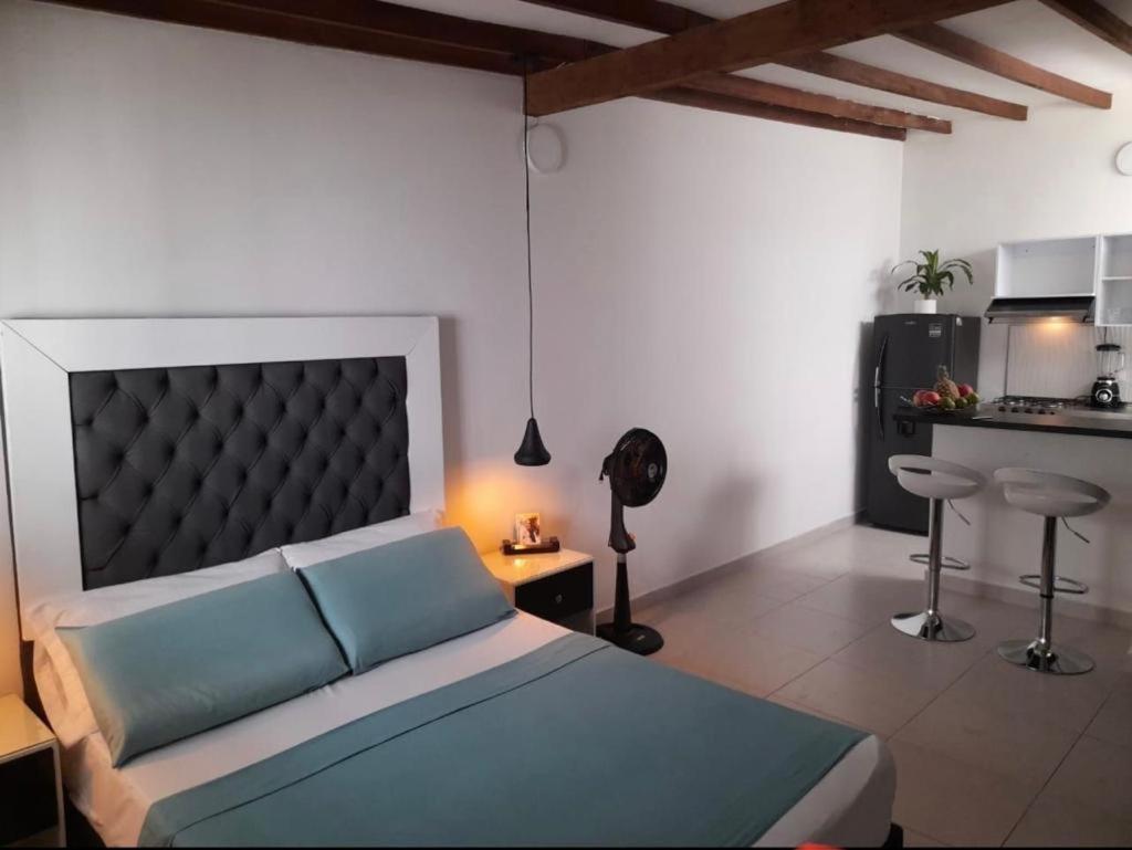 Vip Apartasuites Rosales Medellín Esterno foto