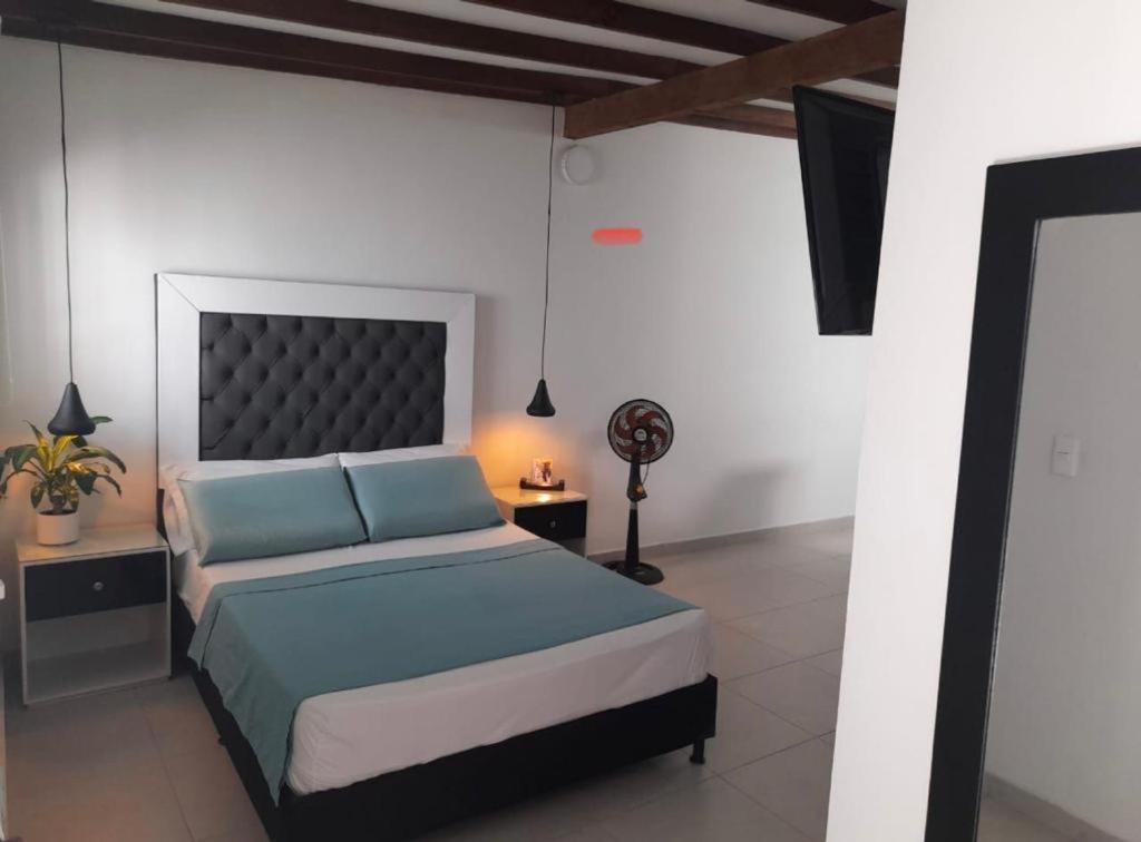 Vip Apartasuites Rosales Medellín Esterno foto