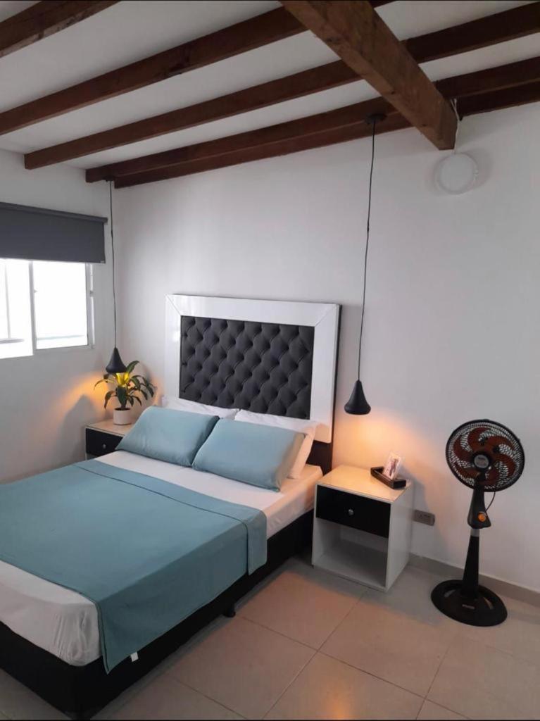 Vip Apartasuites Rosales Medellín Esterno foto