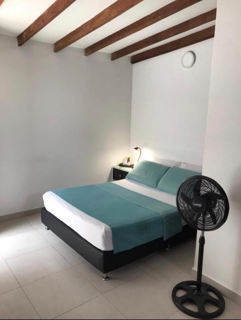 Vip Apartasuites Rosales Medellín Esterno foto