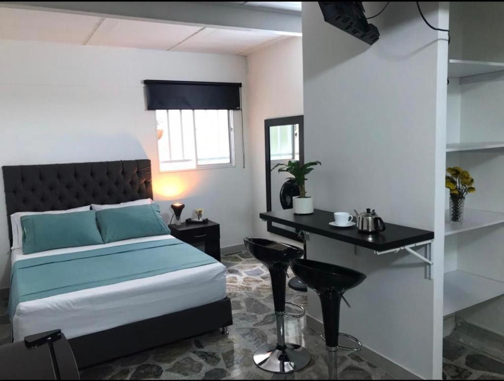 Vip Apartasuites Rosales Medellín Esterno foto