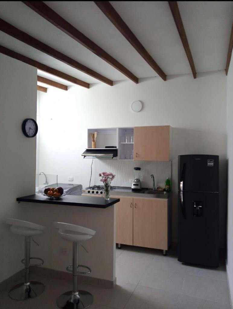 Vip Apartasuites Rosales Medellín Esterno foto